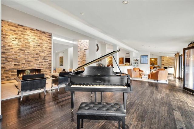 1605 Ridgemore Drive, Palm Springs, CA 92264