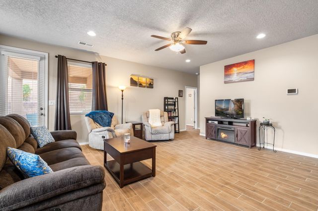 4223 Summit Park Road NE, Rio Rancho, NM 87144