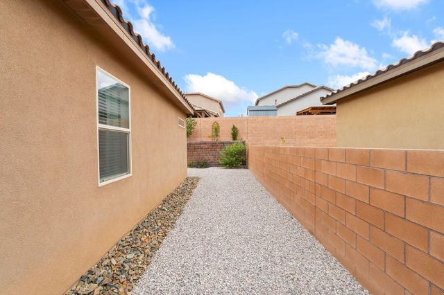 4223 Summit Park Road NE, Rio Rancho, NM 87144