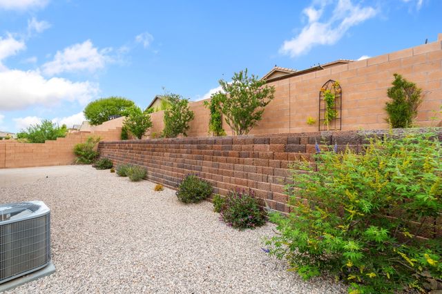 4223 Summit Park Road NE, Rio Rancho, NM 87144