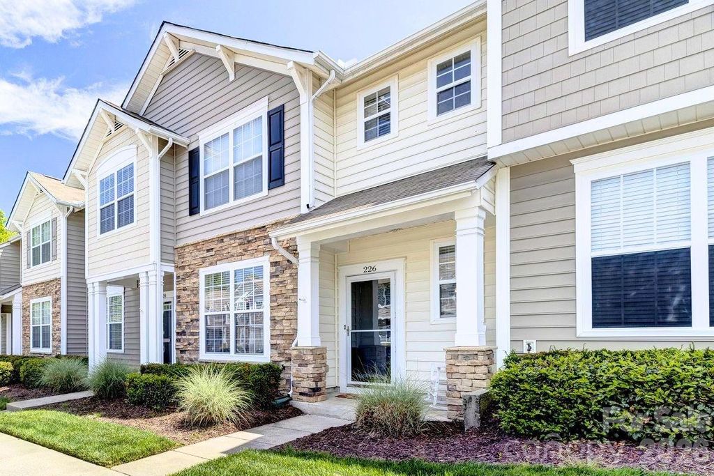 226 Dawn Mist Lane, Fort Mill, SC 29708