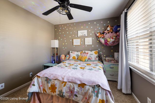 3314 Startan Ct, Louisville, KY 40220