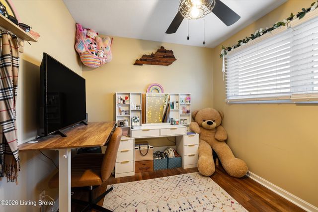 3314 Startan Ct, Louisville, KY 40220