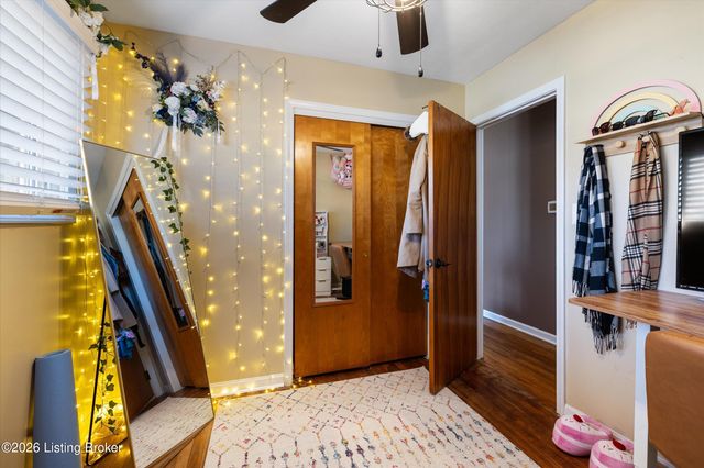 3314 Startan Ct, Louisville, KY 40220