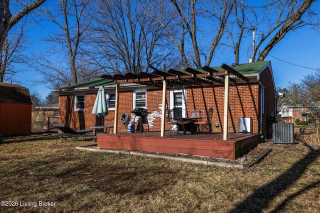 3314 Startan Ct, Louisville, KY 40220