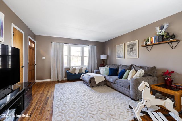 3314 Startan Ct, Louisville, KY 40220