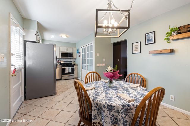 3314 Startan Ct, Louisville, KY 40220