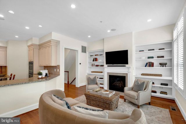 1822 CARPENTER RD, Alexandria, VA 22314