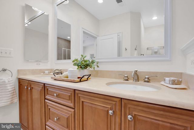 1822 CARPENTER RD, Alexandria, VA 22314