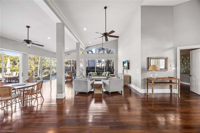 675 15th AVE S, Naples, FL 34102