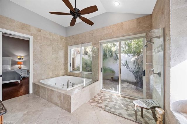 675 15th AVE S, Naples, FL 34102