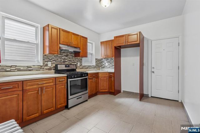 19 Nassau Place, East Orange, NJ 07018