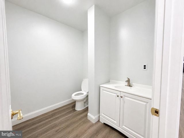 15 E FRONT ST, Trenton, NJ 08608