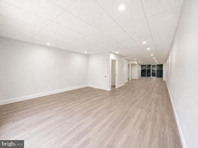 15 E FRONT ST, Trenton, NJ 08608