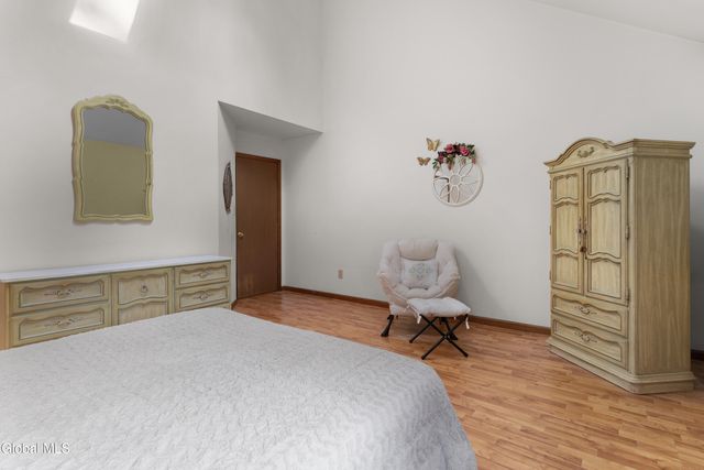 20 Hampshire Way, Colonie, NY 12309