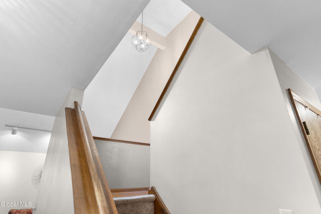 20 Hampshire Way, Colonie, NY 12309