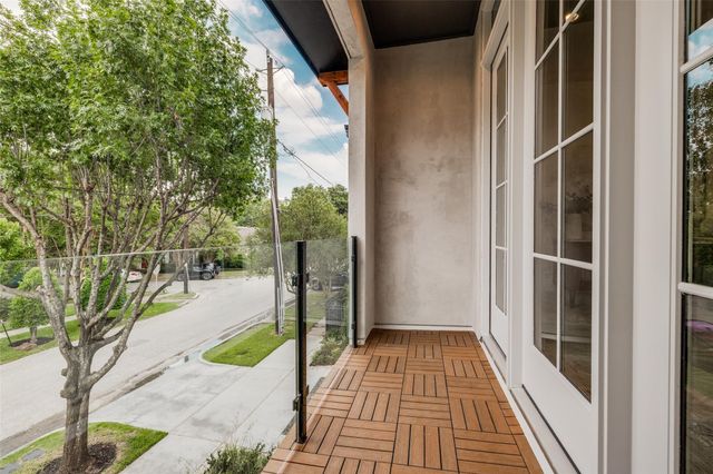 1818 Branard Street, Houston, TX 77098