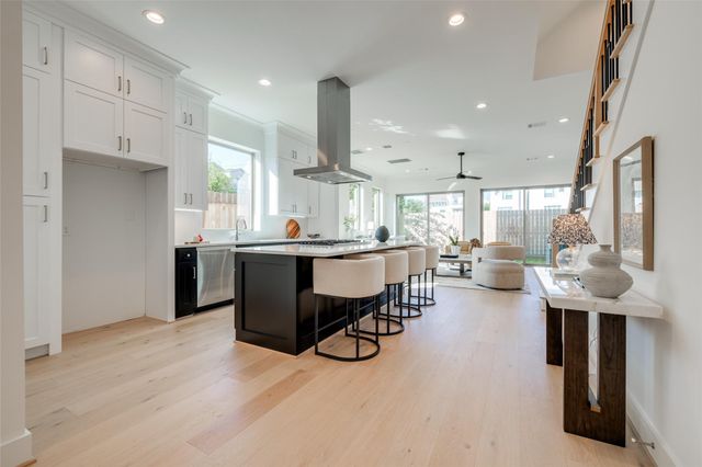 1818 Branard Street, Houston, TX 77098