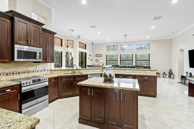 16596 82nd Road N, Loxahatchee, FL 33470