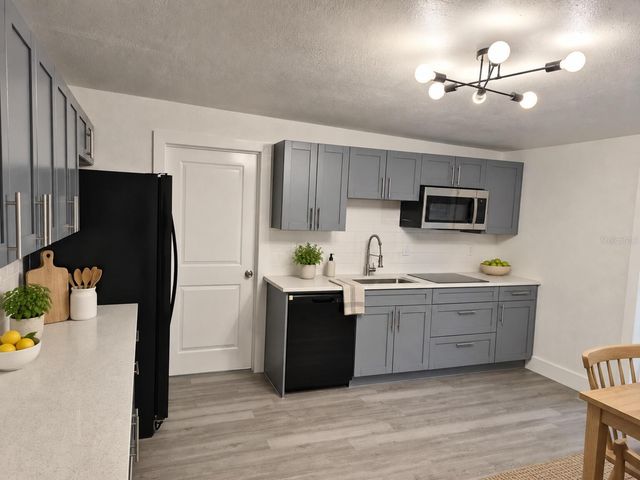 1810 E CAROL DRIVE, Plant City, FL 33563