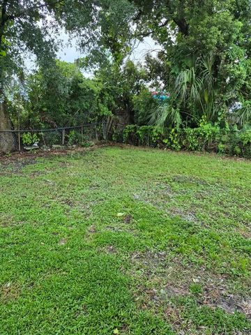1810 E CAROL DRIVE, Plant City, FL 33563