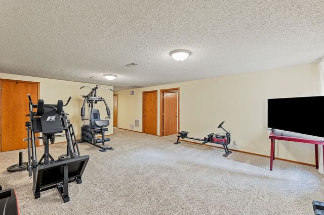 2049 S Cypress, Wichita, KS 67207
