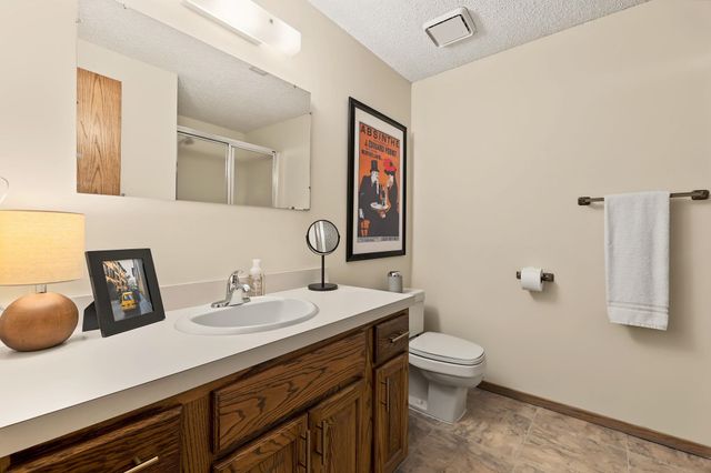 2049 S Cypress, Wichita, KS 67207