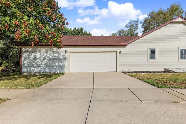 2049 S Cypress, Wichita, KS 67207