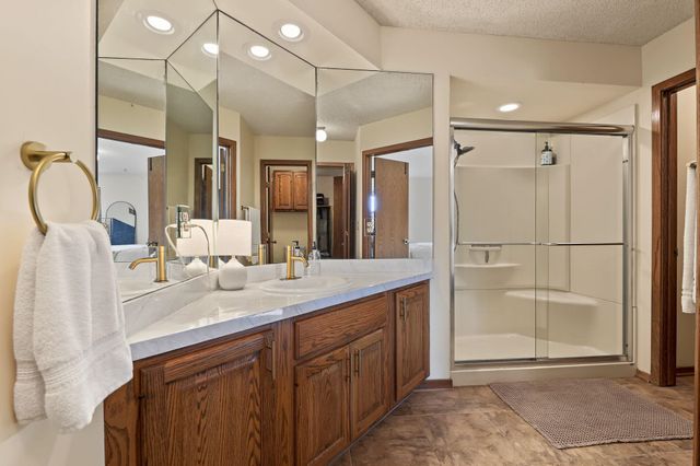 2049 S Cypress, Wichita, KS 67207