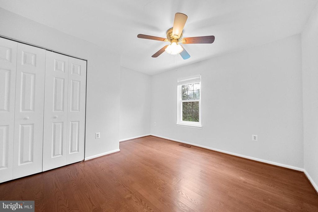 5506 GREAT TREE CT, Fairfax, VA 22032