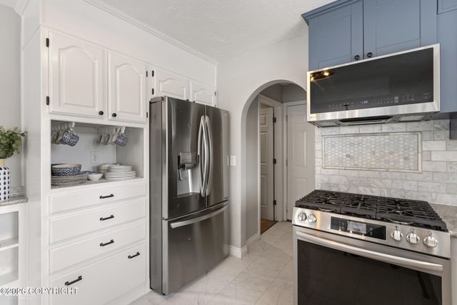 303 W Arlington Avenue, Soldotna, AK 99669