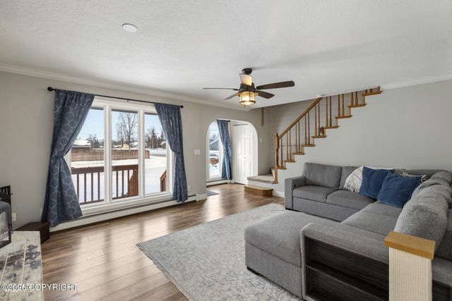 303 W Arlington Avenue, Soldotna, AK 99669