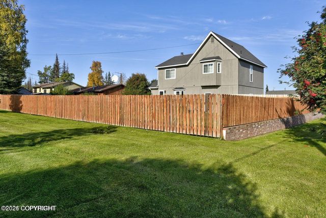 303 W Arlington Avenue, Soldotna, AK 99669