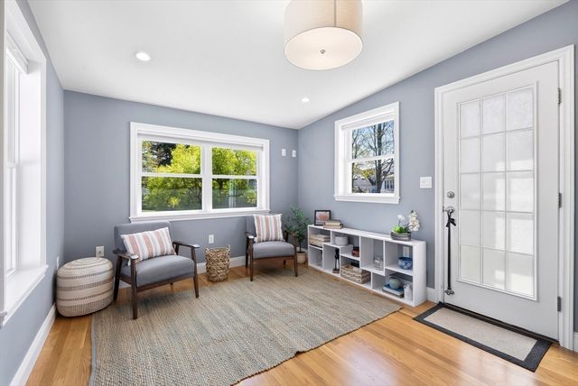 22 Mountain Road, Burlington, MA 01803