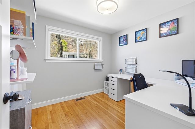 22 Mountain Road, Burlington, MA 01803