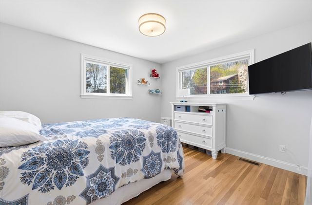 22 Mountain Road, Burlington, MA 01803