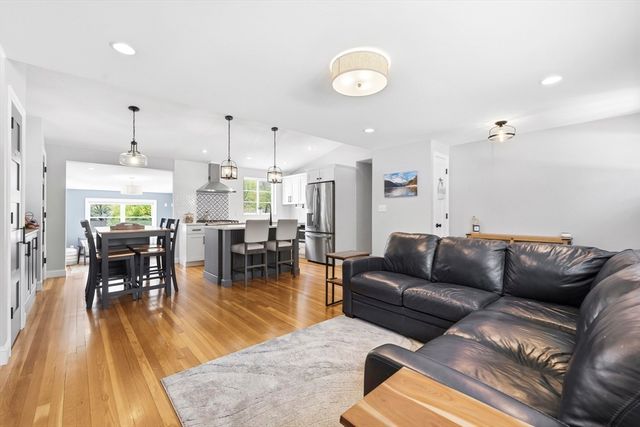 22 Mountain Road, Burlington, MA 01803