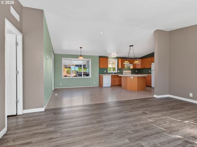 21901 Se BORGES Rd, Damascus, OR 97089