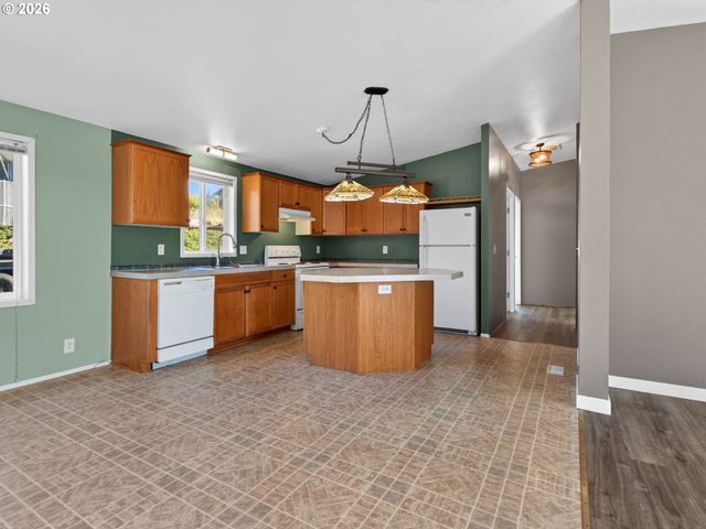 21901 Se BORGES Rd, Damascus, OR 97089