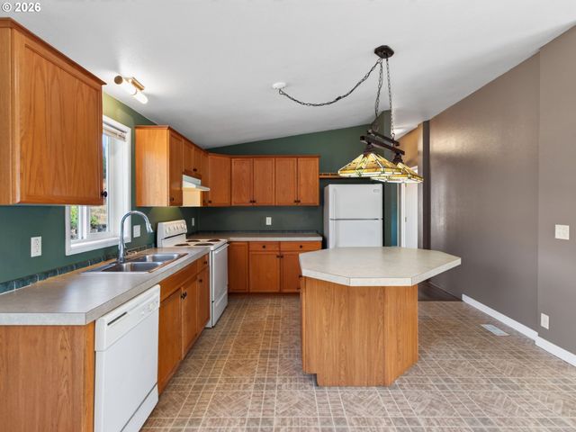 21901 Se BORGES Rd, Damascus, OR 97089