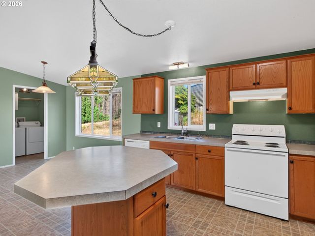 21901 Se BORGES Rd, Damascus, OR 97089