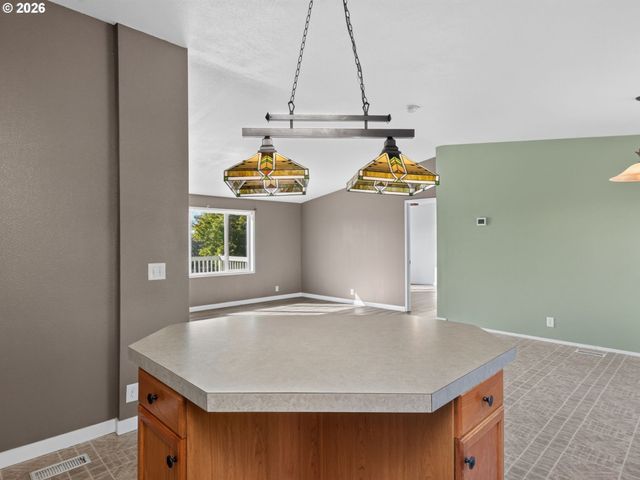 21901 Se BORGES Rd, Damascus, OR 97089