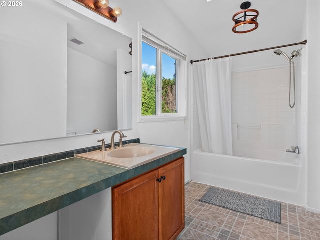 21901 Se BORGES Rd, Damascus, OR 97089