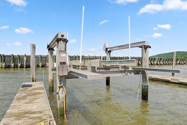D-17 Half Moon Bay Marina, Croton-on-hudson, NY 10520