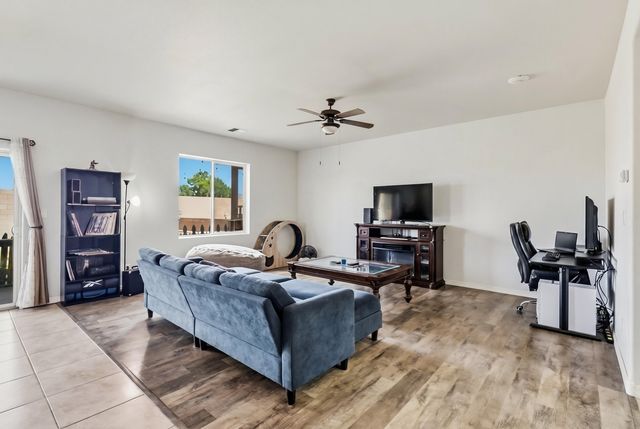 153 El Camino Loop NW, Rio Rancho, NM 87144