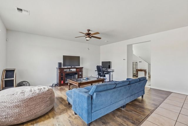 153 El Camino Loop NW, Rio Rancho, NM 87144