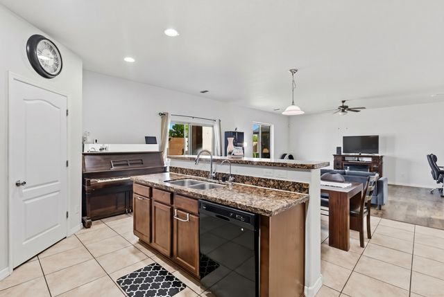 153 El Camino Loop NW, Rio Rancho, NM 87144