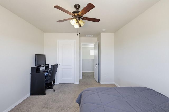 153 El Camino Loop NW, Rio Rancho, NM 87144
