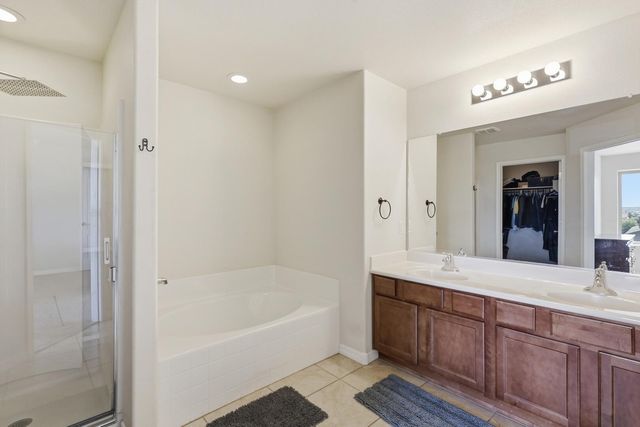 153 El Camino Loop NW, Rio Rancho, NM 87144