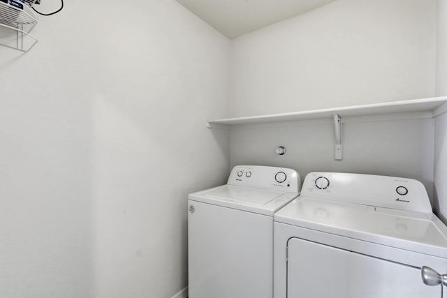 153 El Camino Loop NW, Rio Rancho, NM 87144